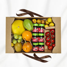 Load image into Gallery viewer, Berry Essence &amp; Fruit Gift Box
