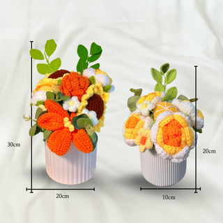 Crochet Bloom Vase, Golden