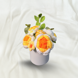 Crochet Bloom Vase, Golden