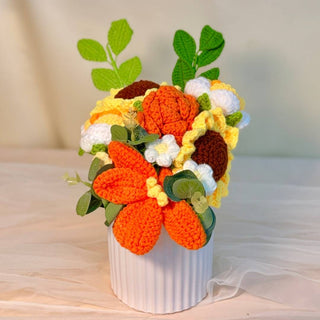 Crotchet Bloom Vase, Golden