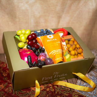 Hari Raya Chocolate Dates & Fruit Gift Box