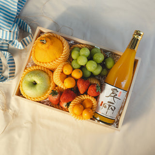 Luxe Japanese Fruits & Ehime Mikan Juice Gift Basket